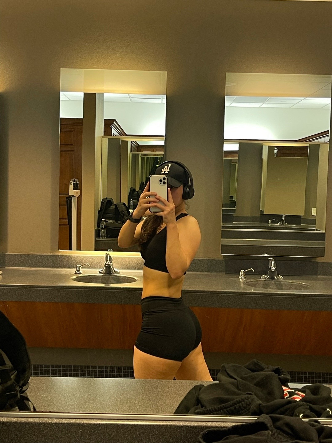 @reinakenia