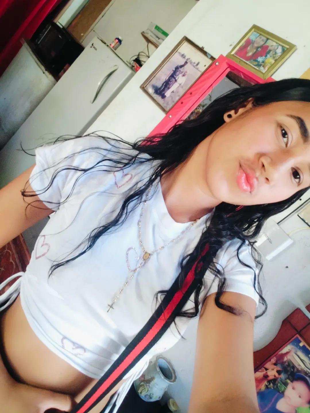@Antonela🍒✨