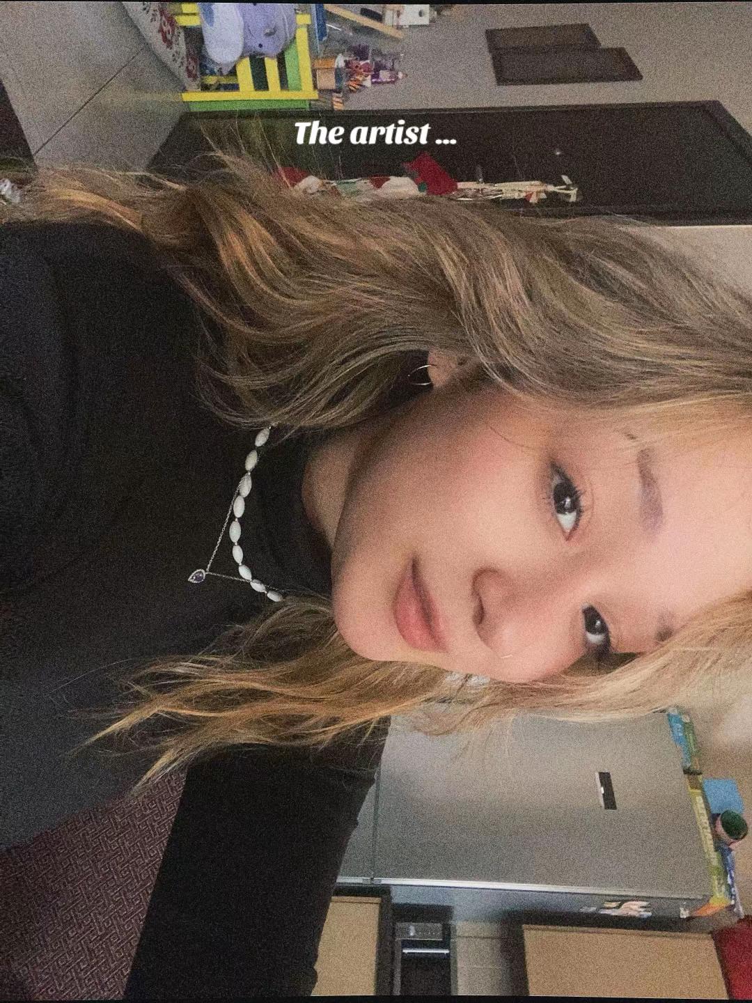 @_.marianthiiii