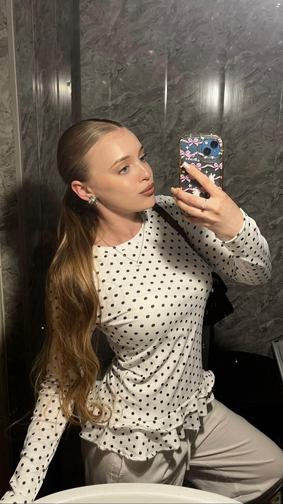 @настя