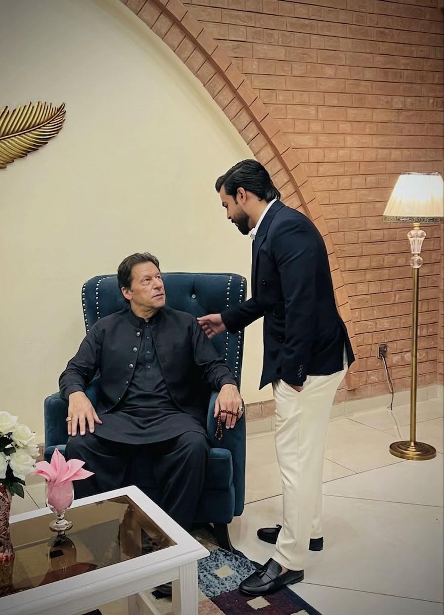 @عزیز خان 🚩