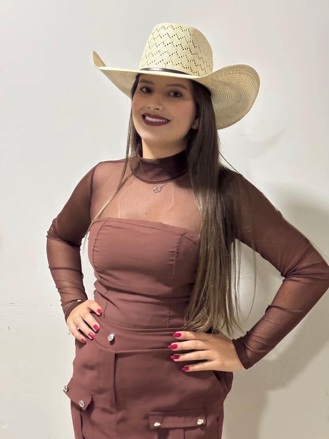 @Karol Correa737