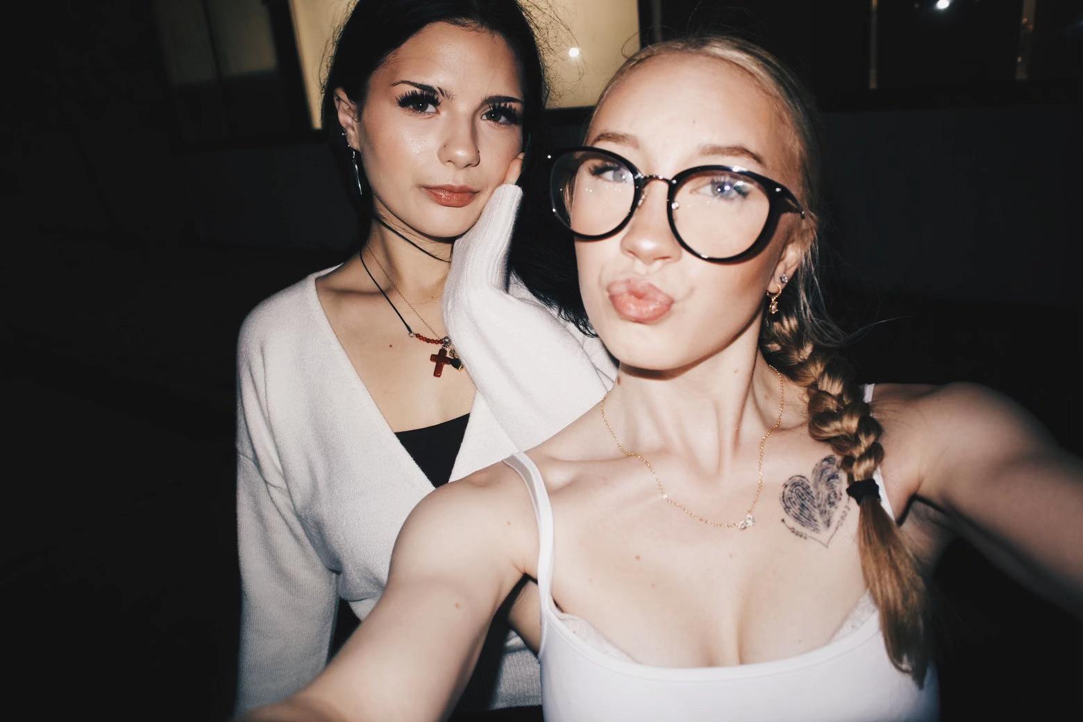 @leftcheekqueef