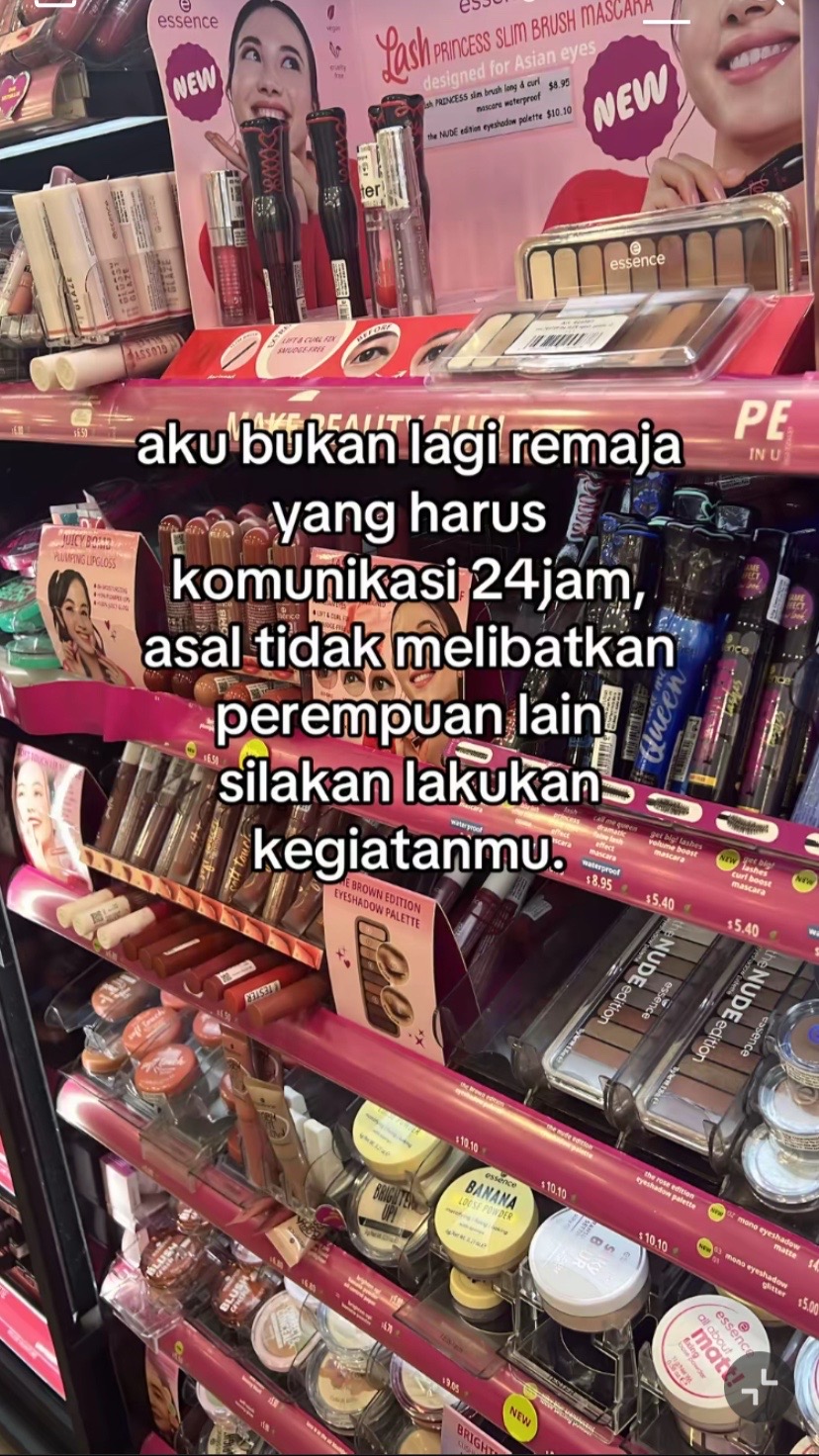 @𝓓𝓮𝔀𝓲 𝓐𝓷💋