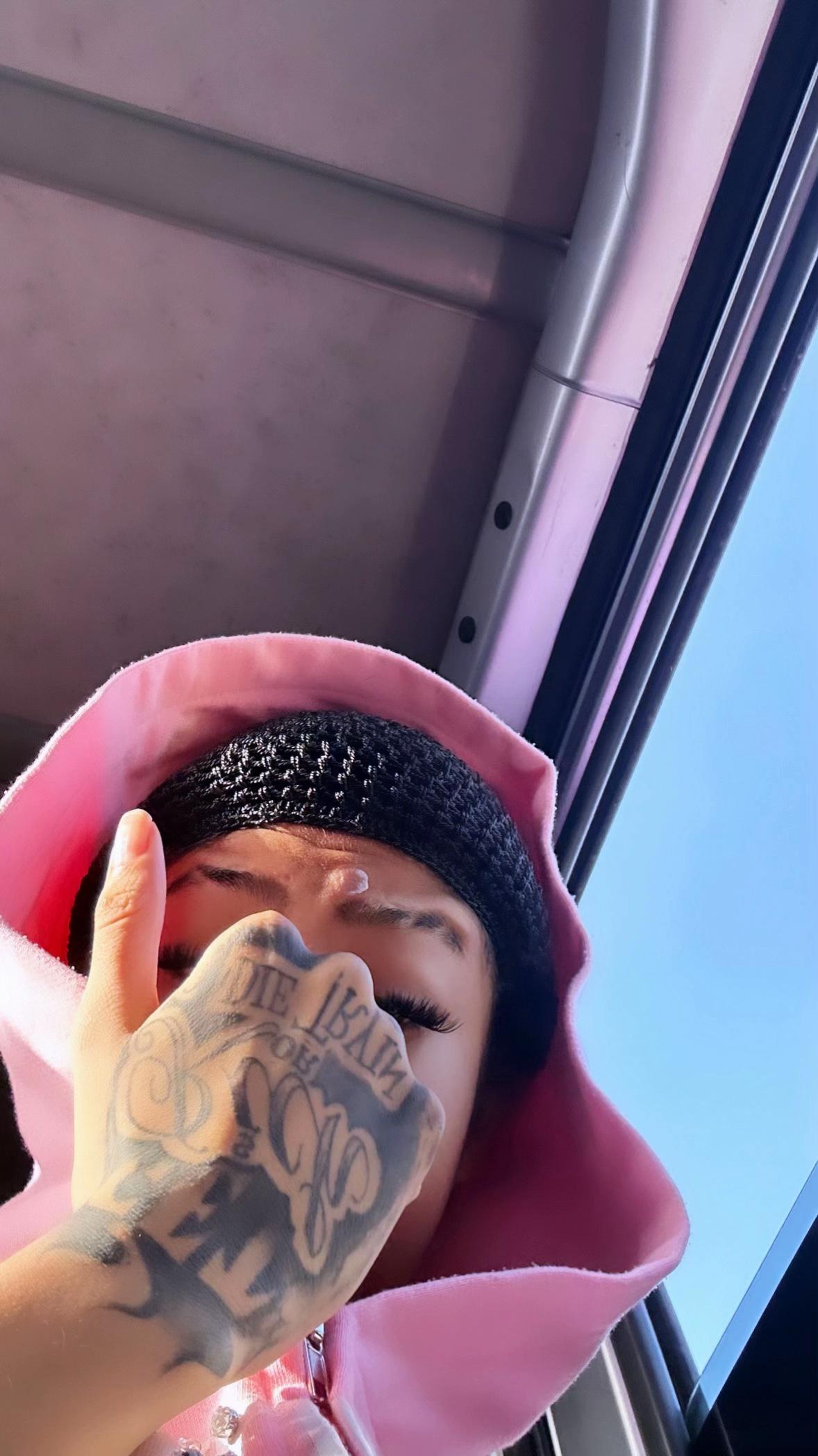 @crymiamor_