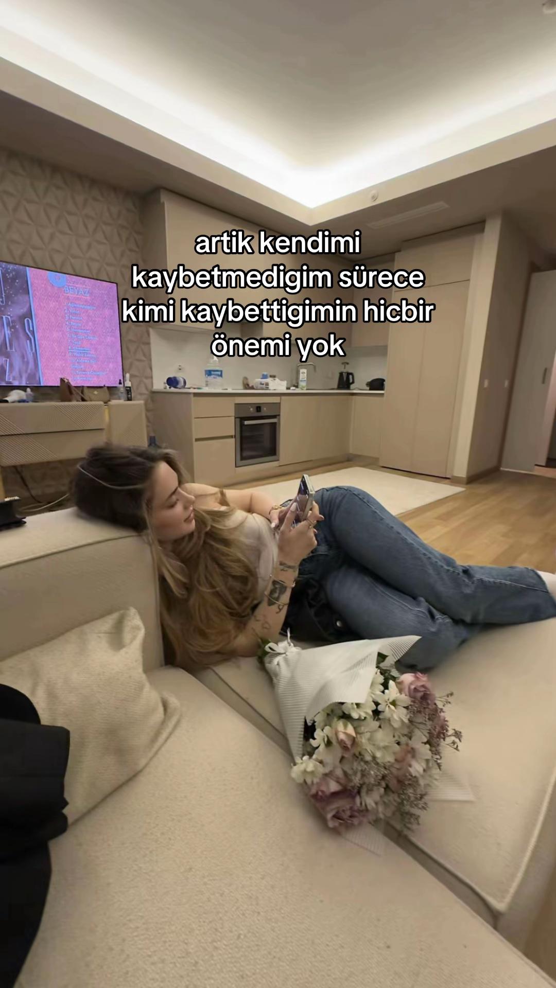 @𝒶𝓁𝓎𝒶