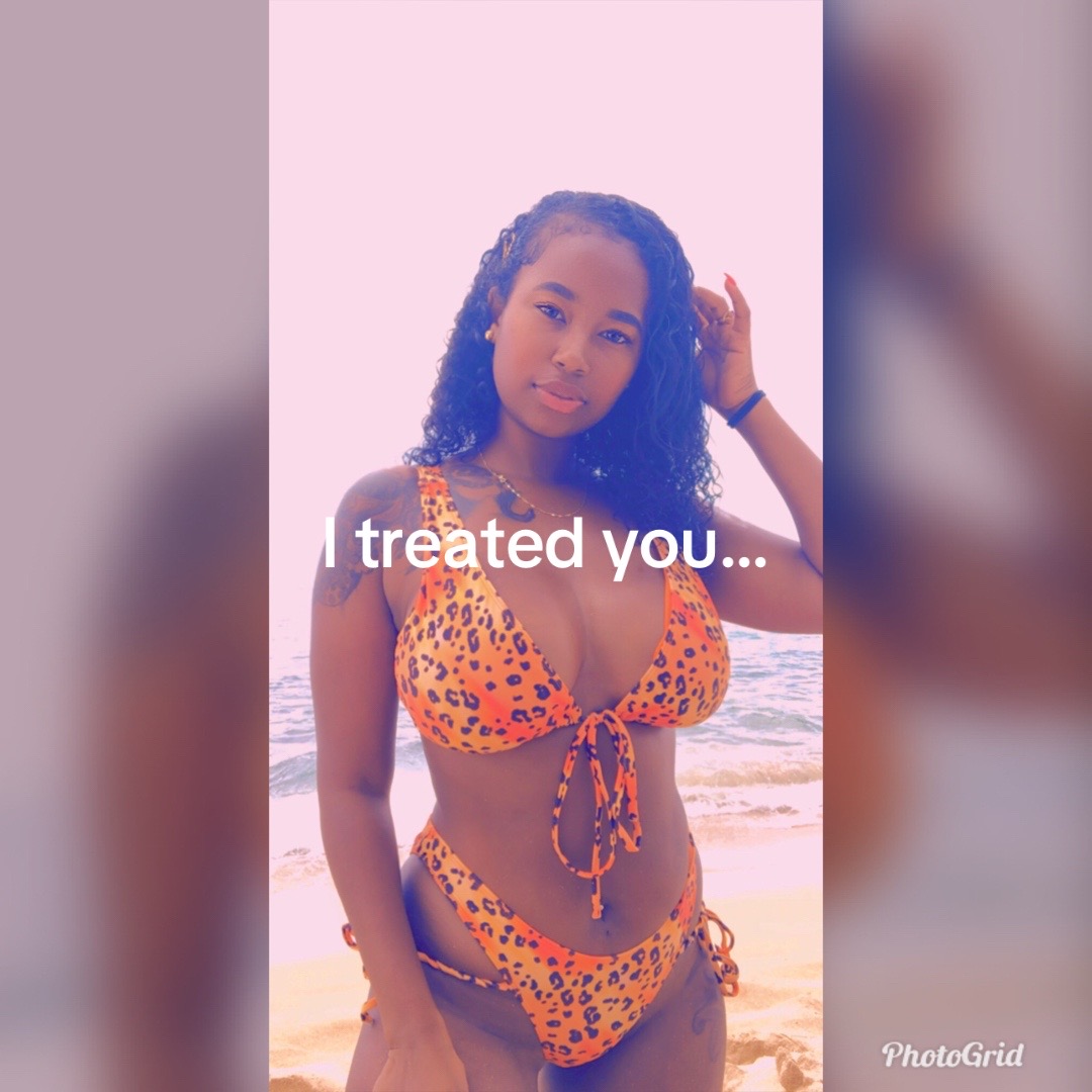 @AshleyGoldCaroline