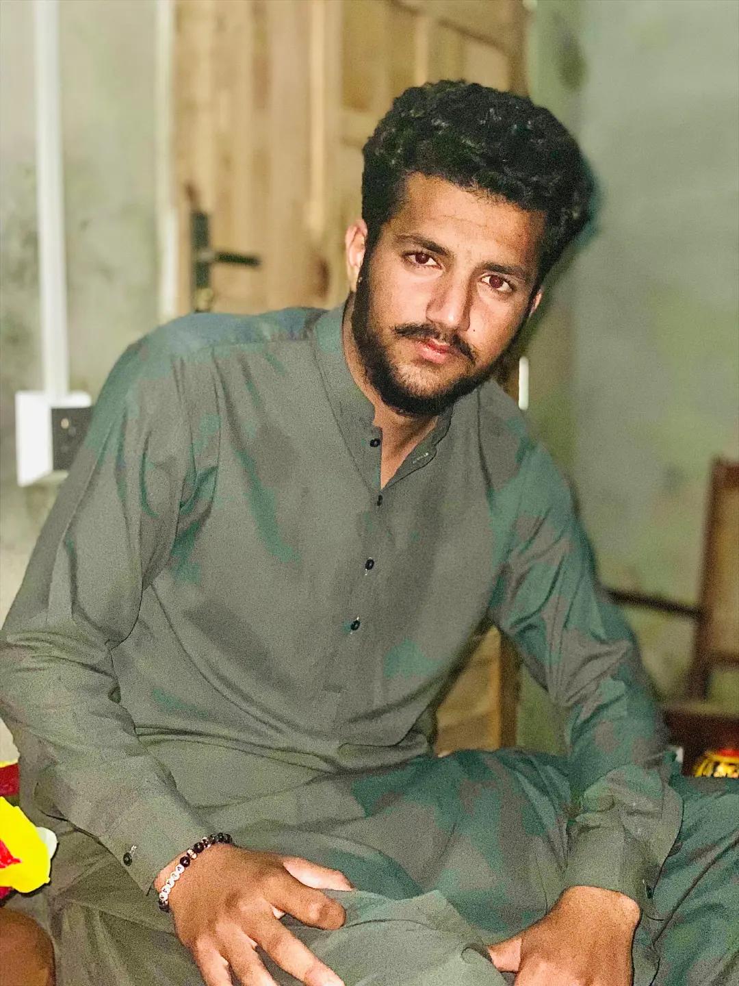 @آریان گجر