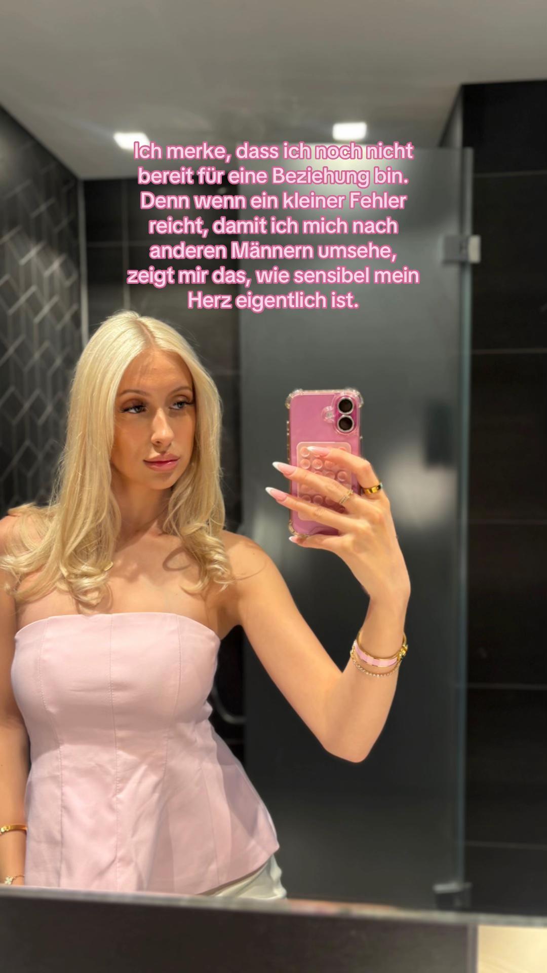 @ciaracollien