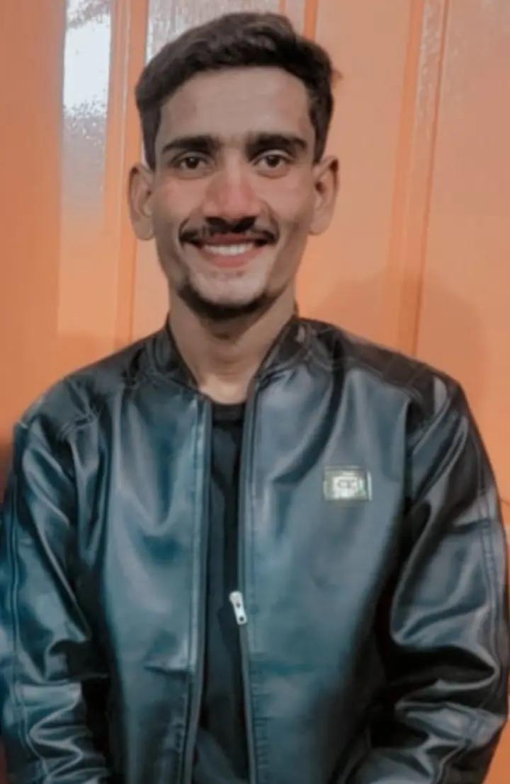@RaHul sOhTrA bRaNd🇵🇰✈️🇱🇷