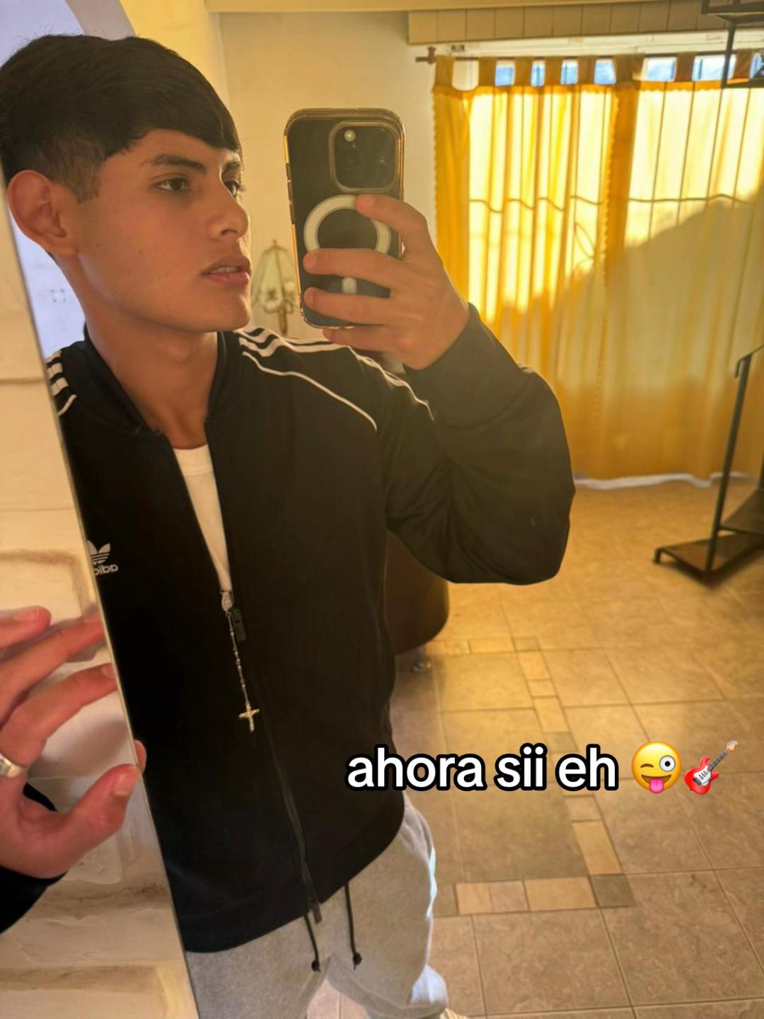 @acuñaa