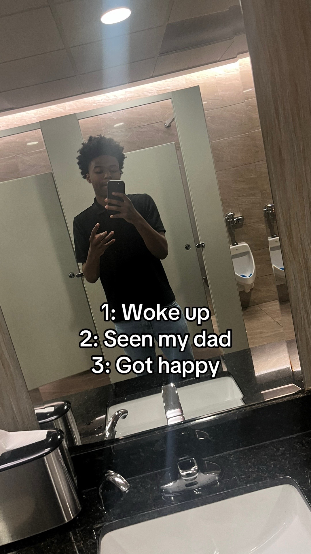 @⃟