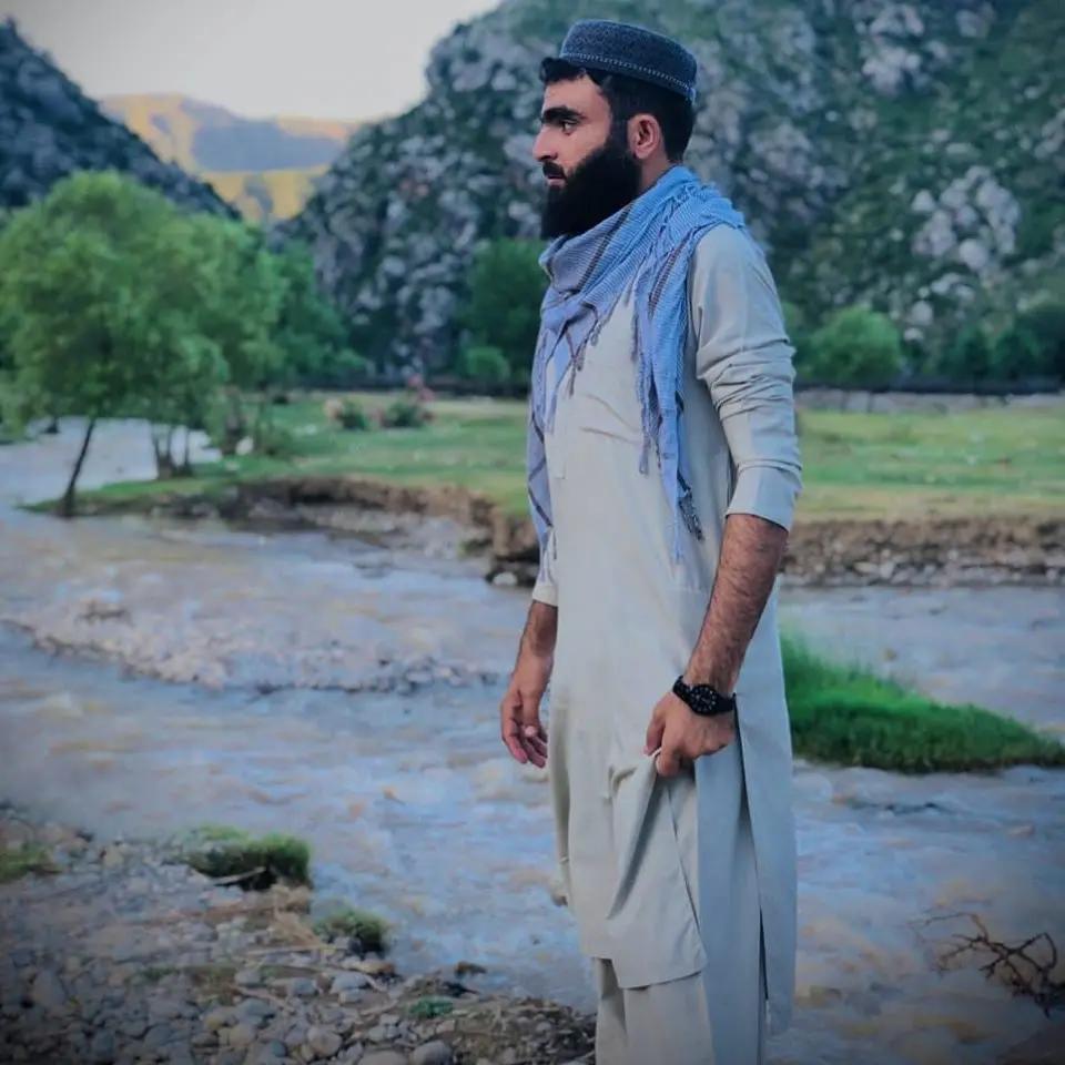 @🤴ᎩᎧᏬᏕᏗᎦ آفــــــــــریدی🌸