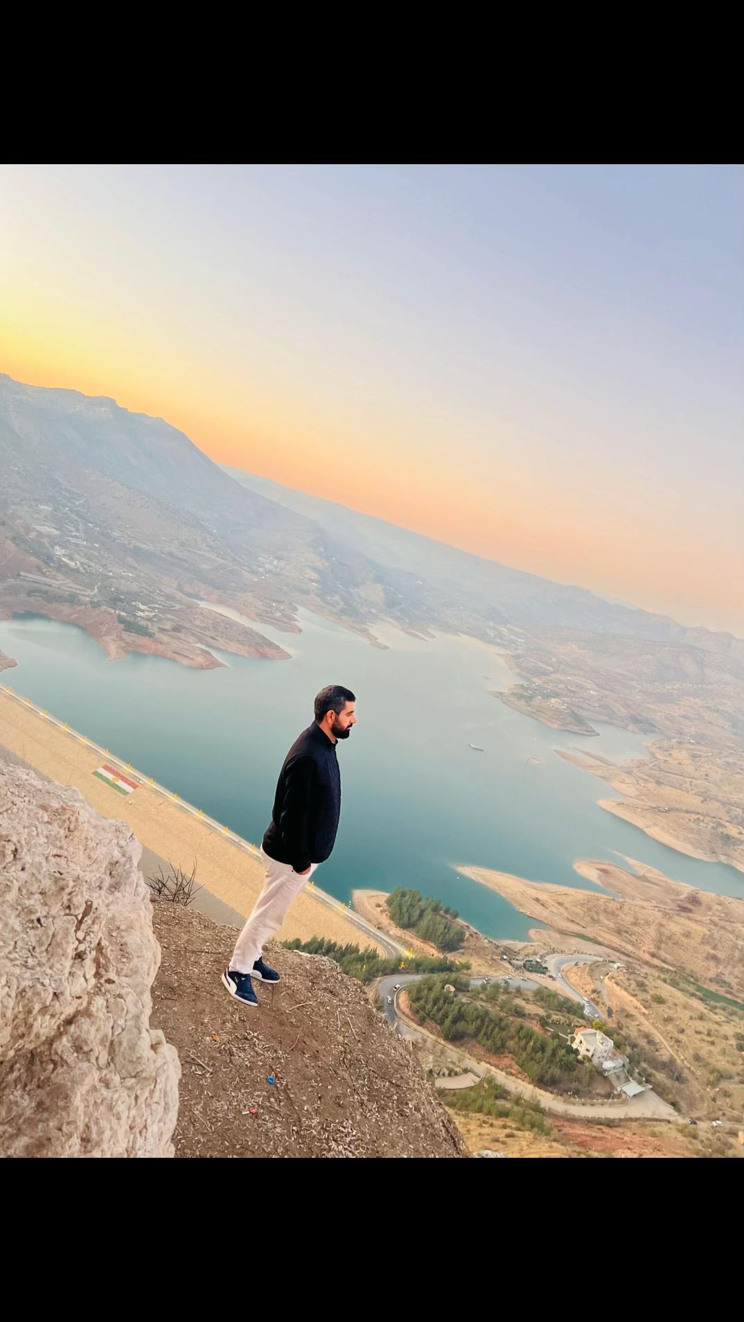 @تاجر السعادة
