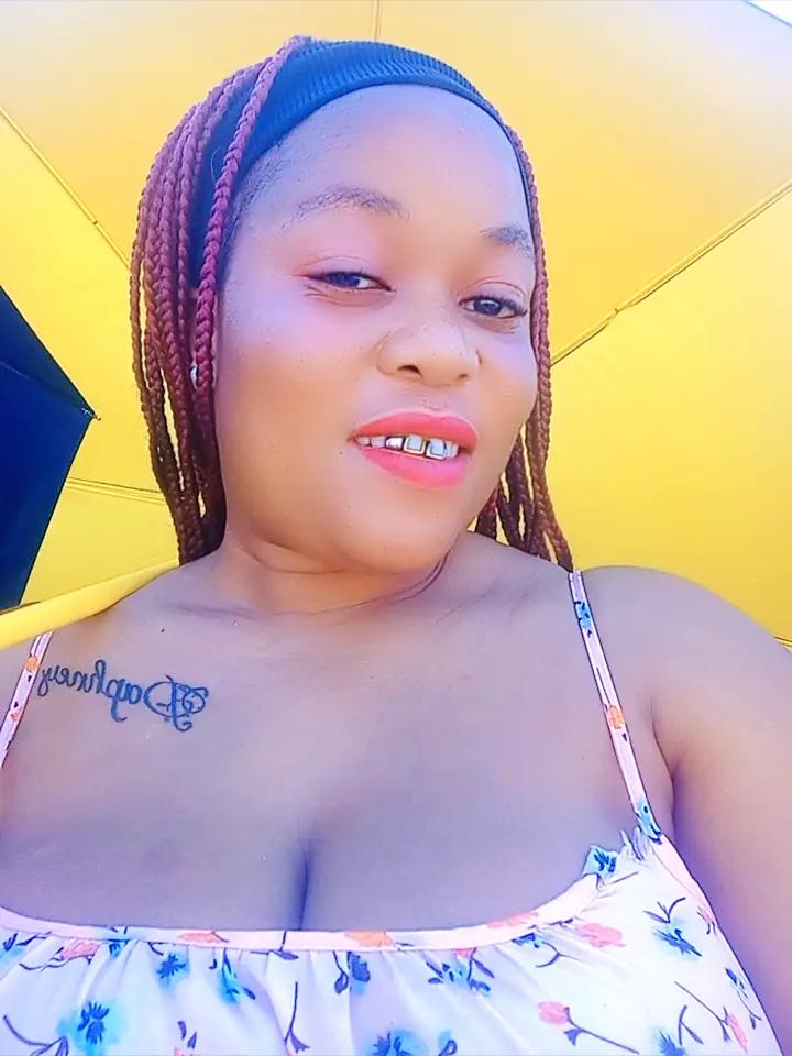 @daphneyivy