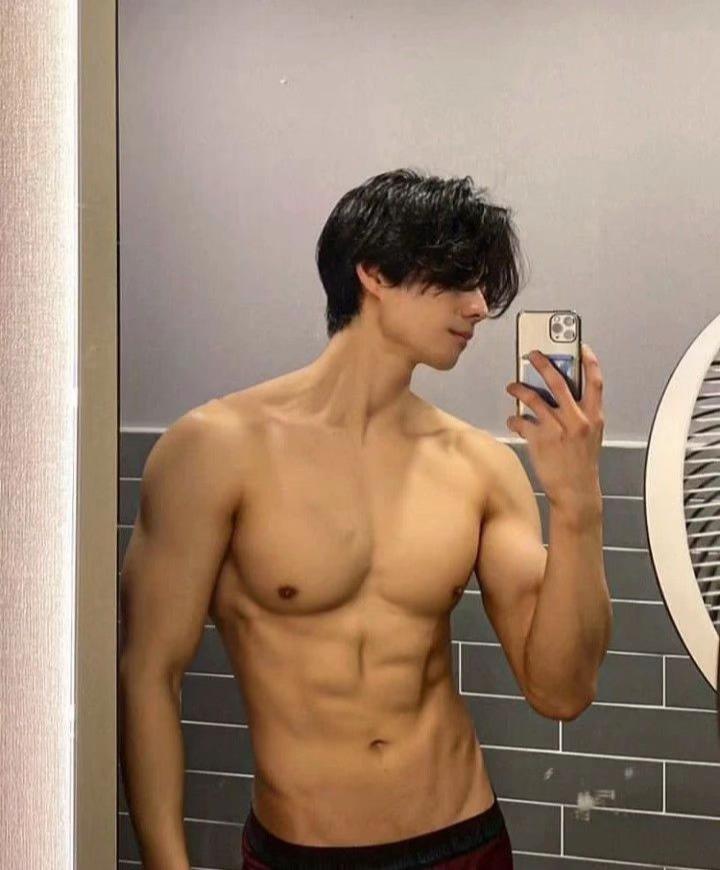 @imnotrobbot0