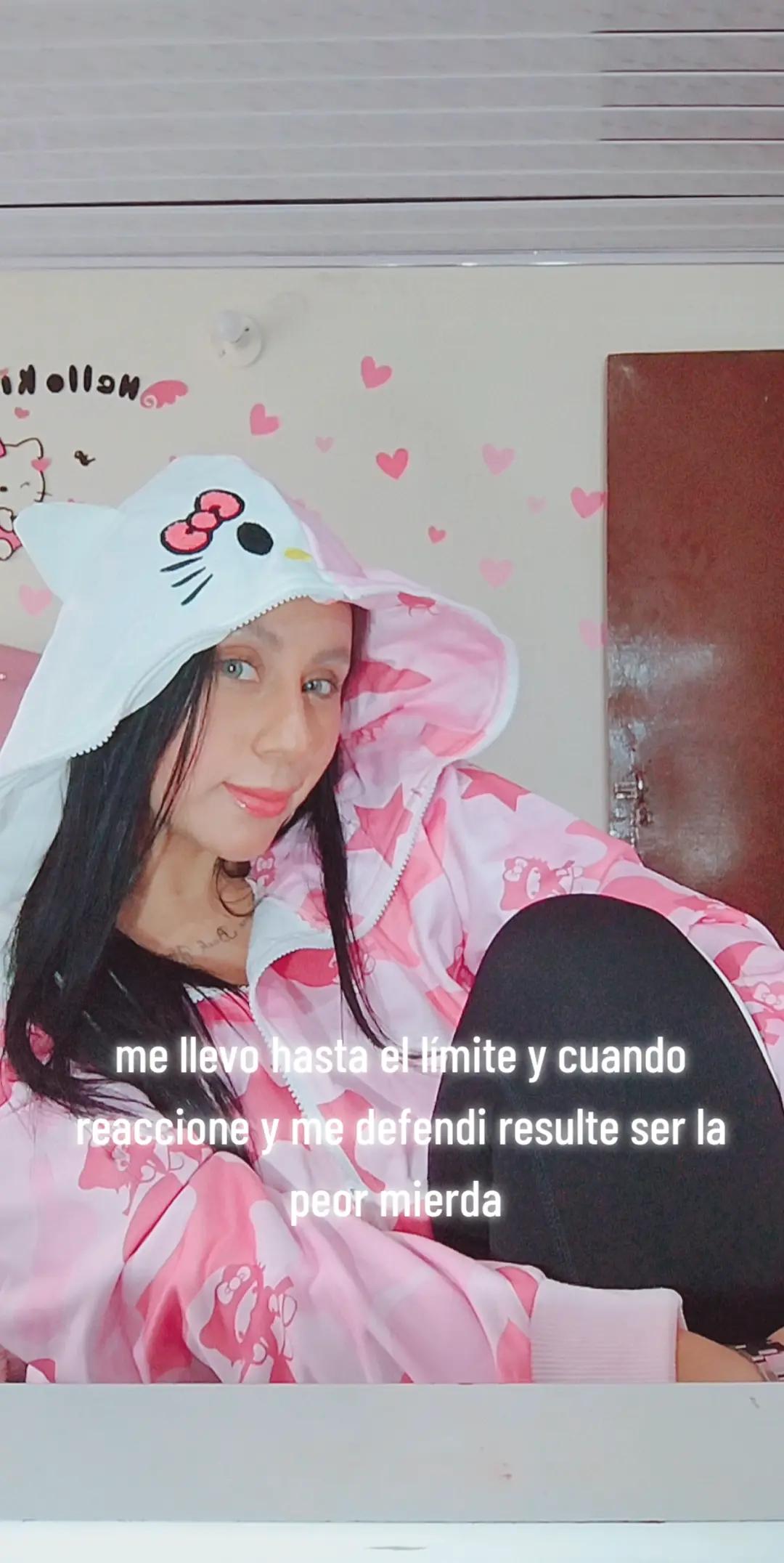 @BELLA TORRES