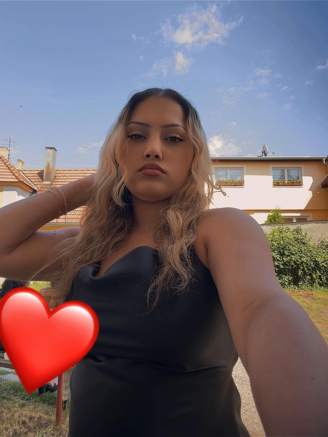 @Niki_03