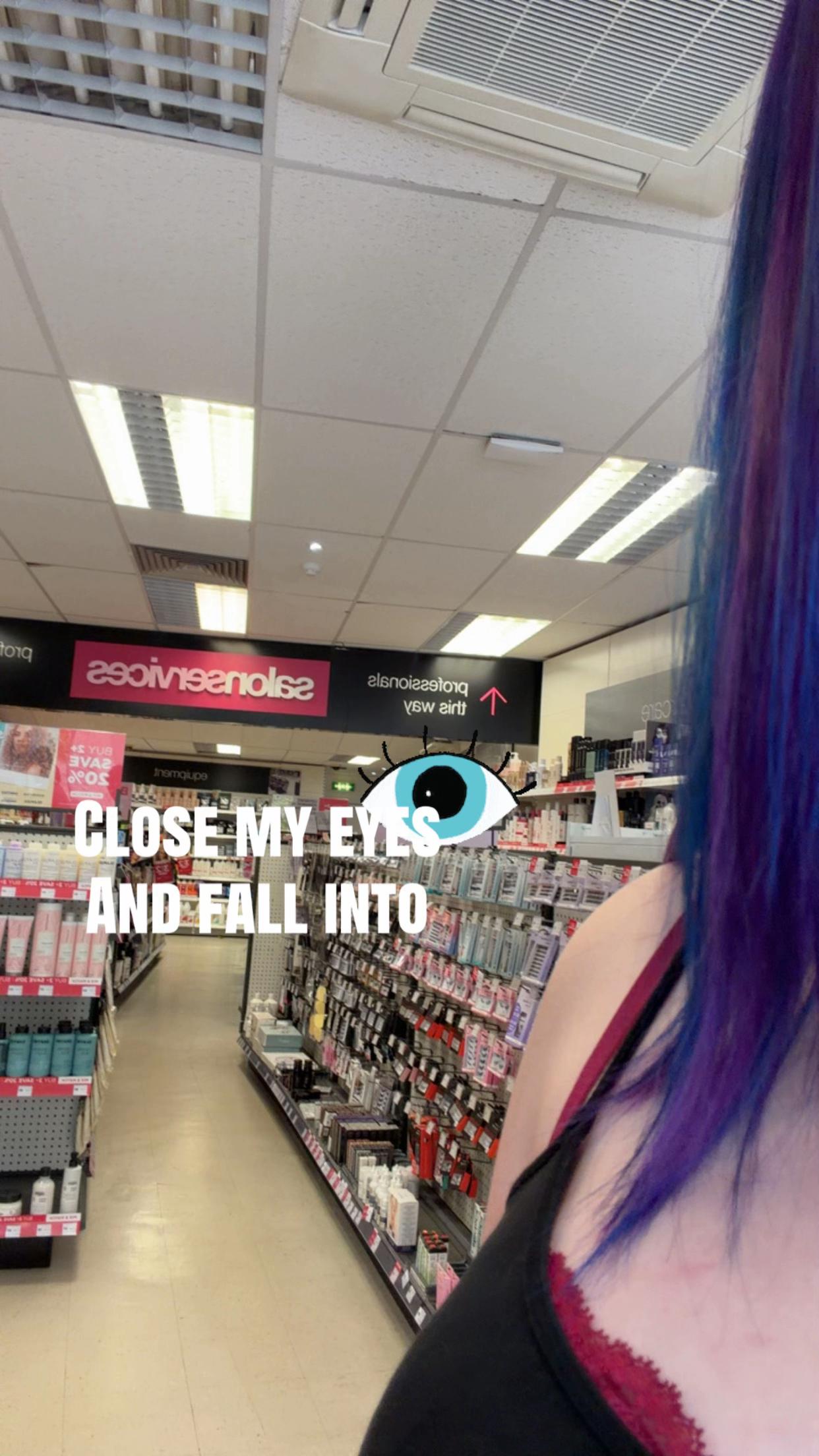 @ℰ𝓁𝓁𝒶._ꨄ