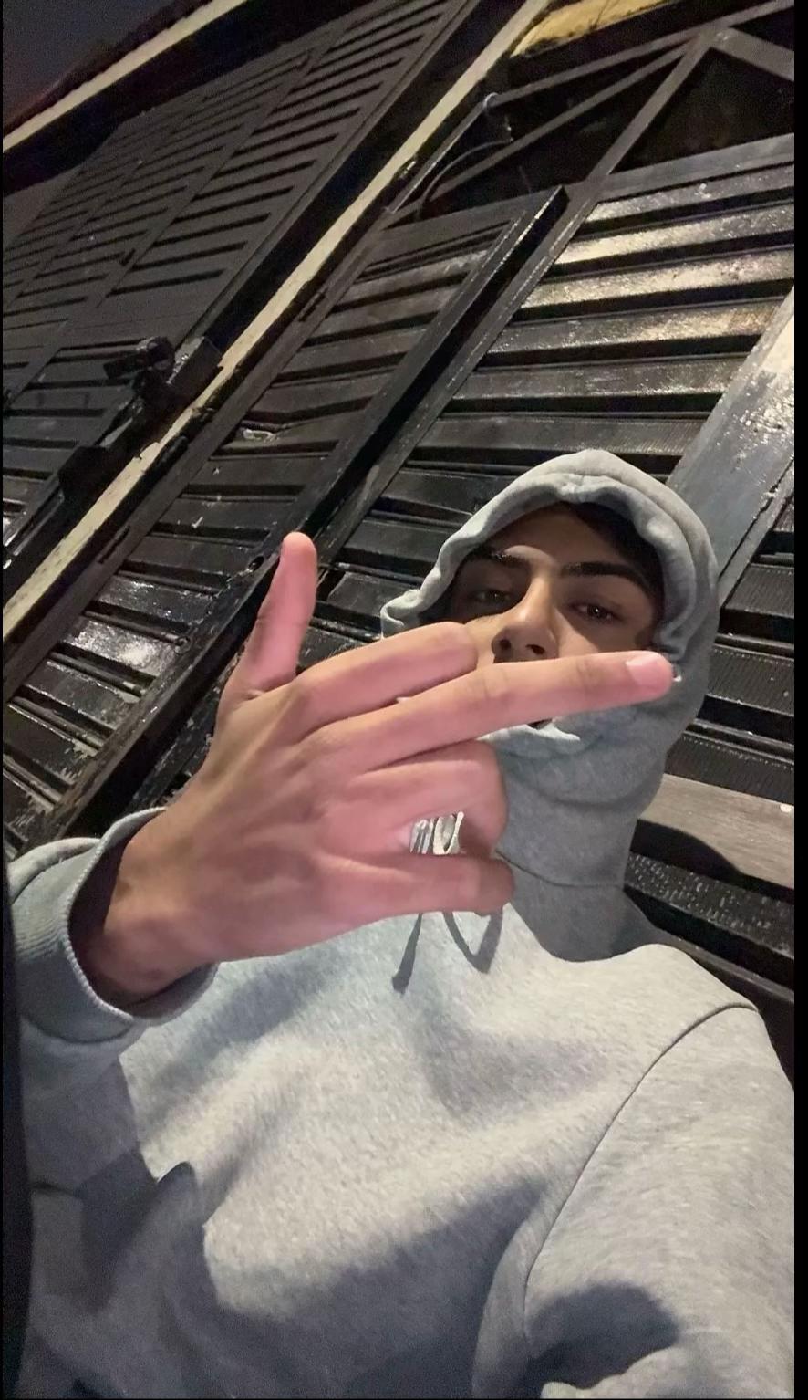 @Ws 👑