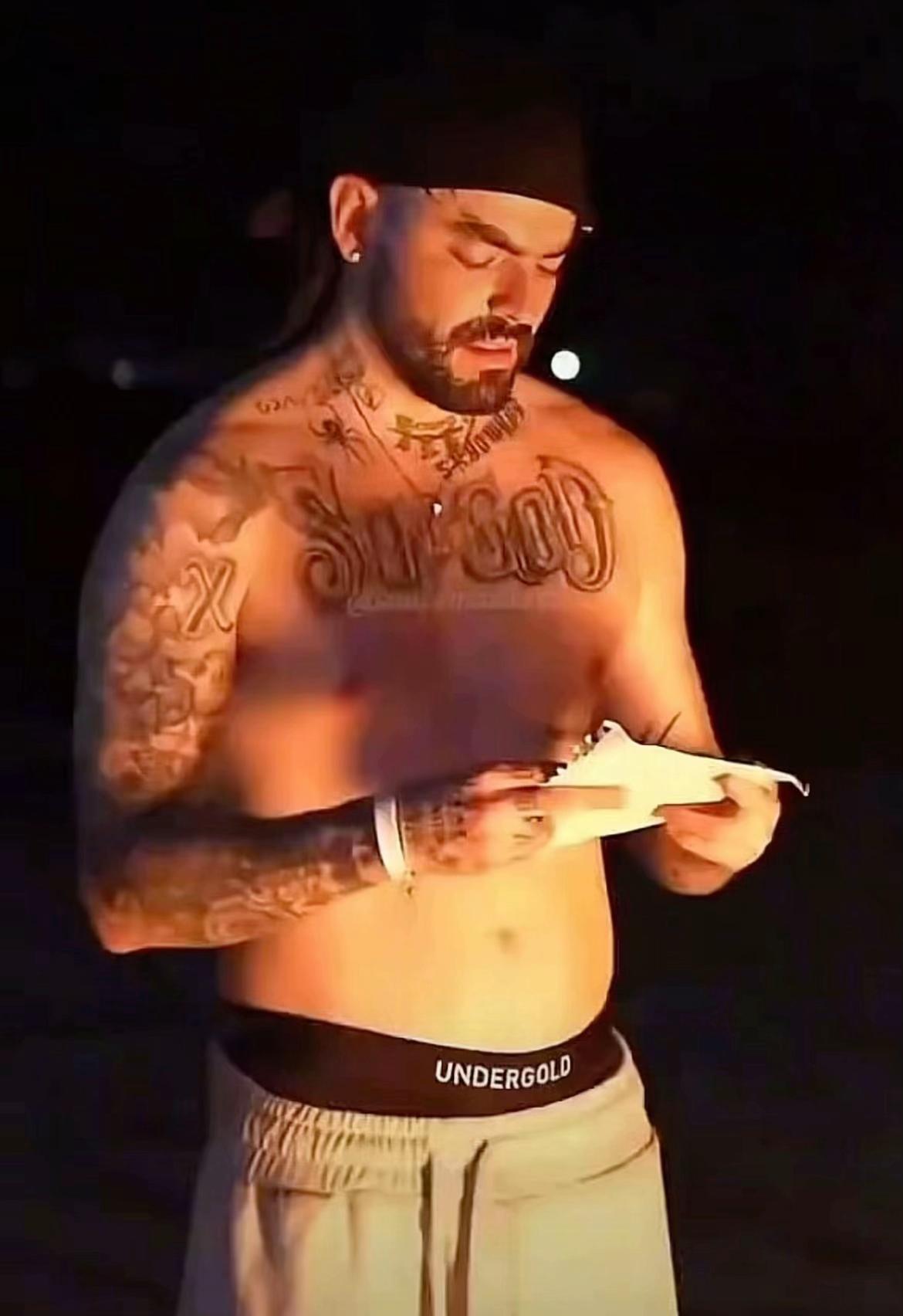 @👤