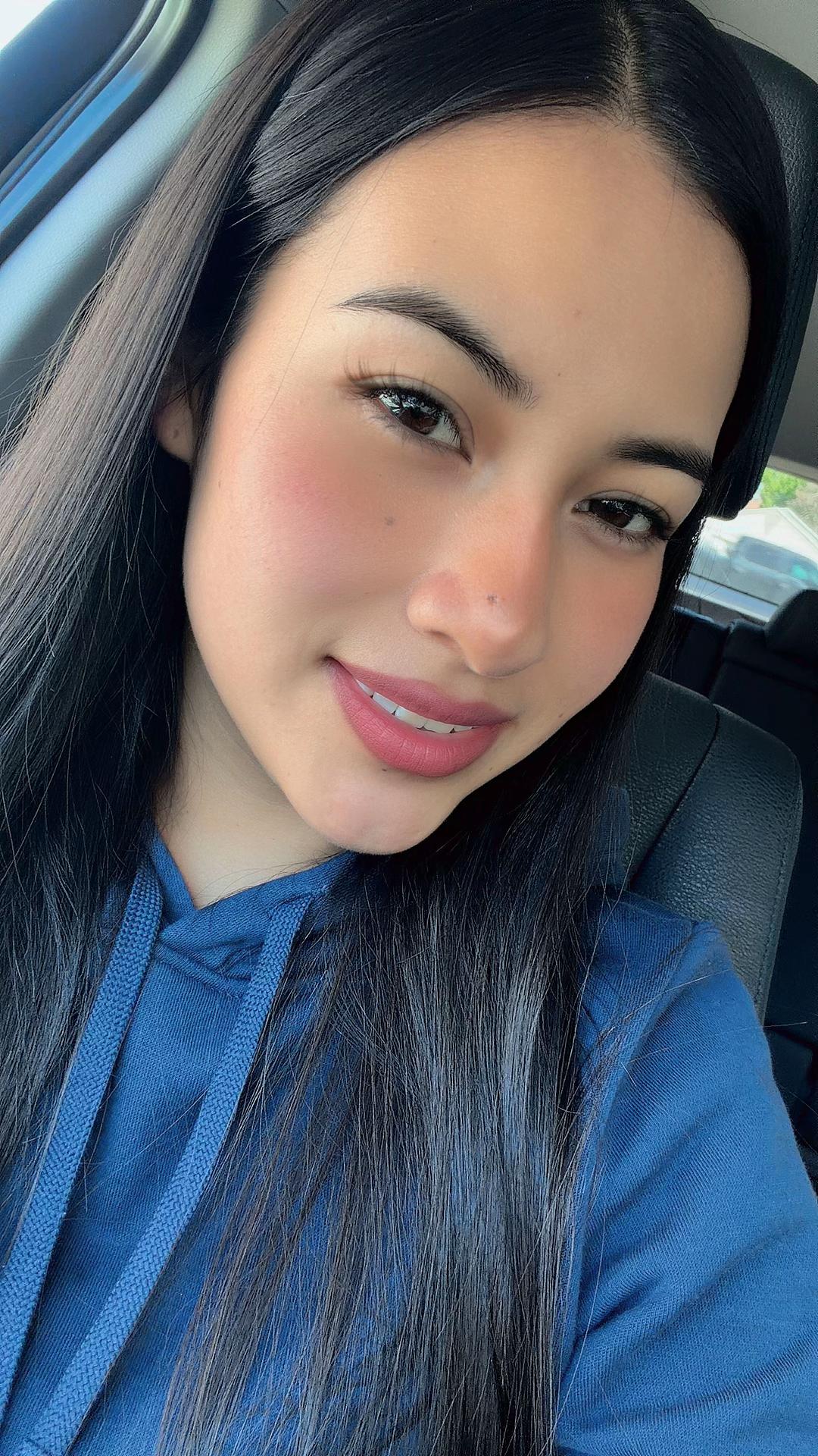 @Neyda Guzmán 🦋
