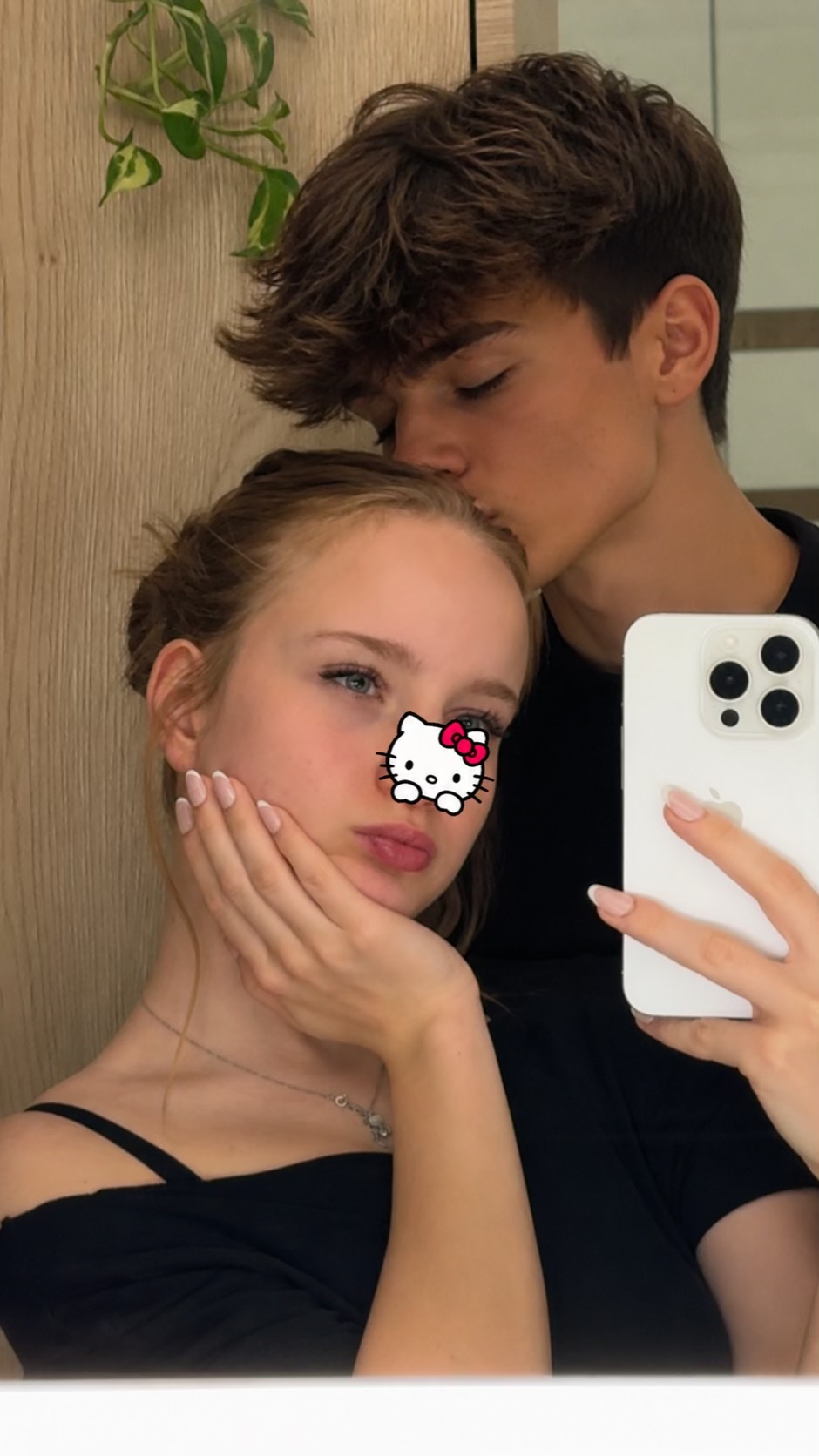 @𝔑𝔢𝔩𝔩𝔦𝔢