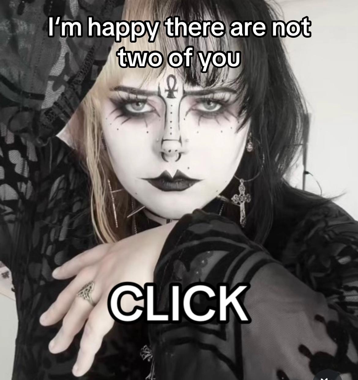 @Julie🖤