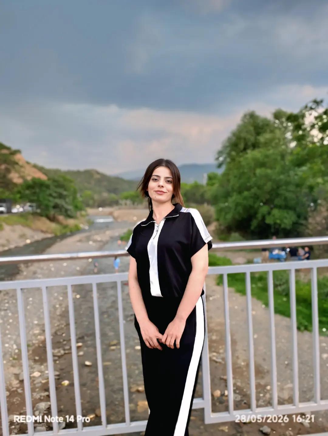 @emoş
