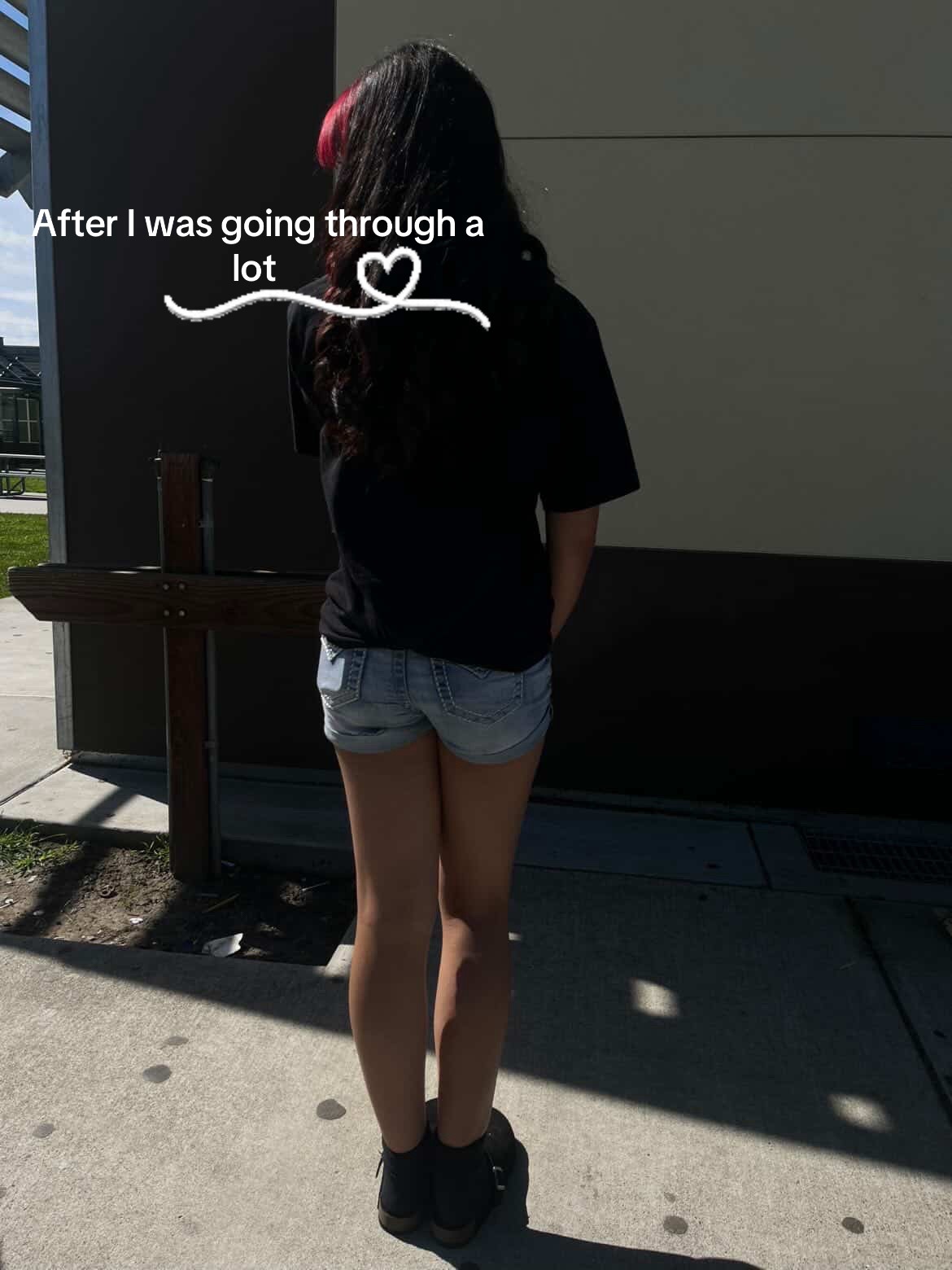 @𖦹
