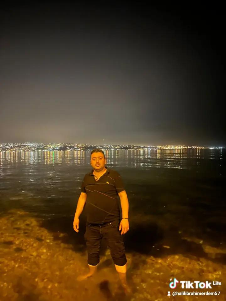@Bir kadın tanıdımAğlıyordu