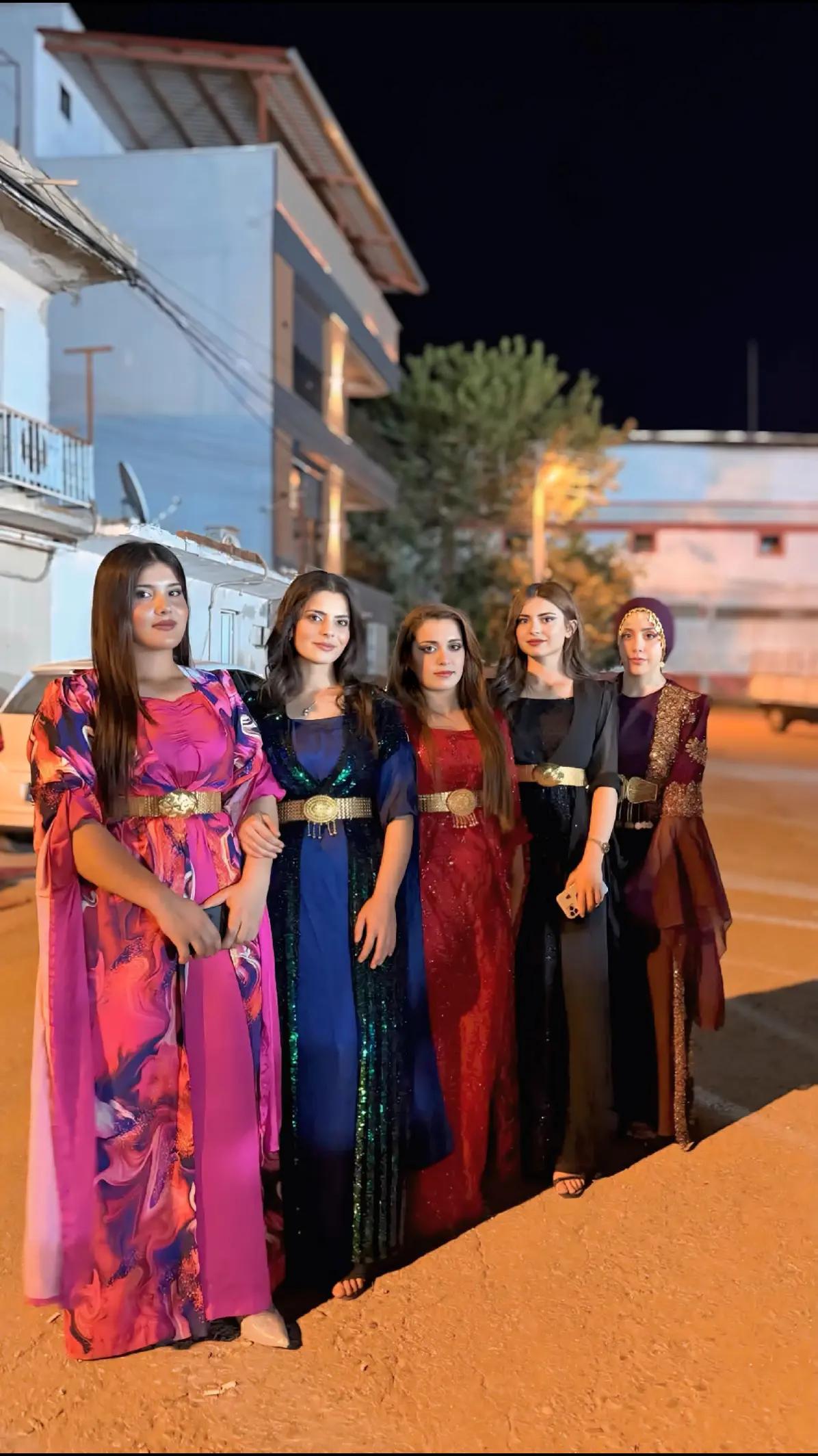 @emoş