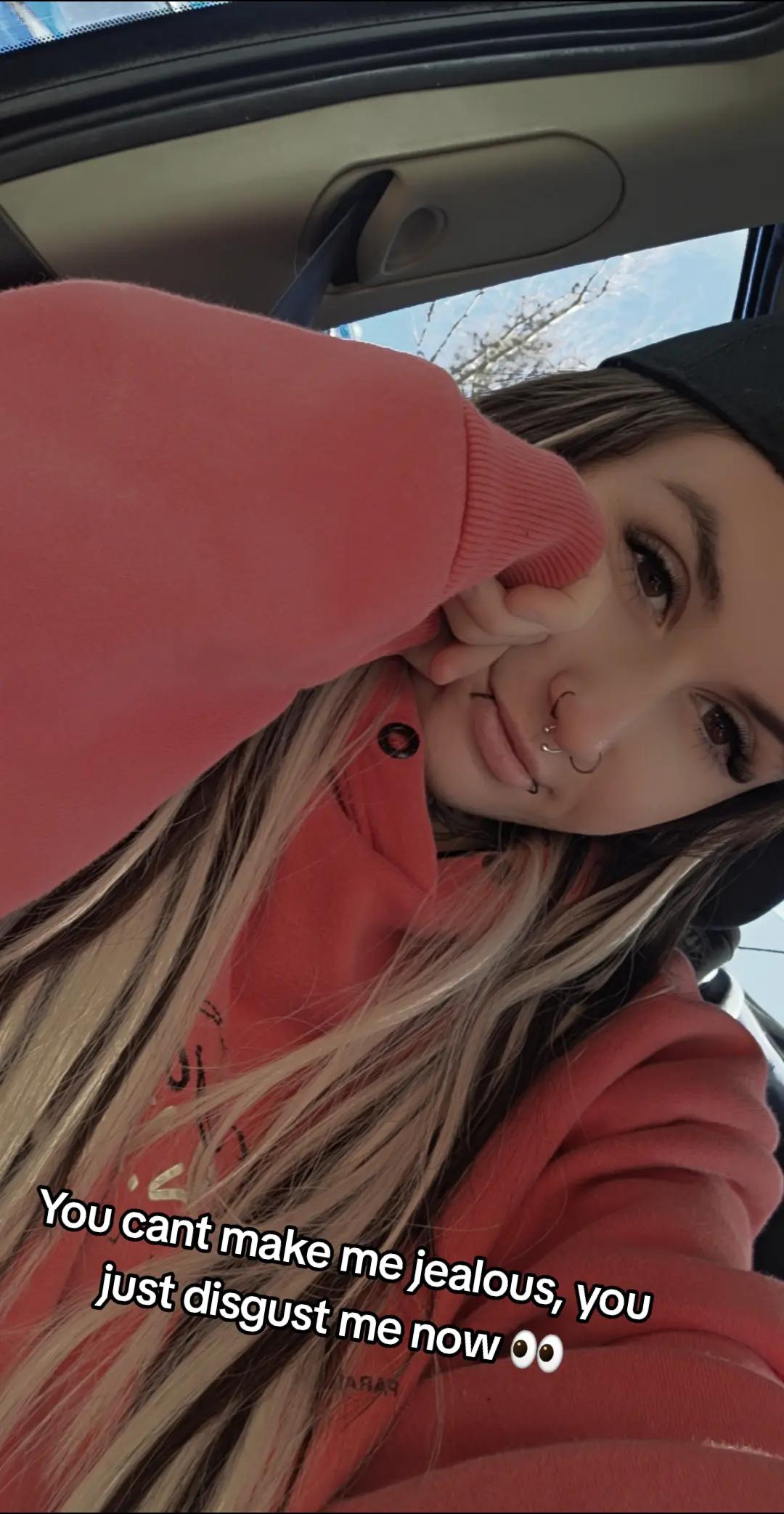 @Chloee.xo