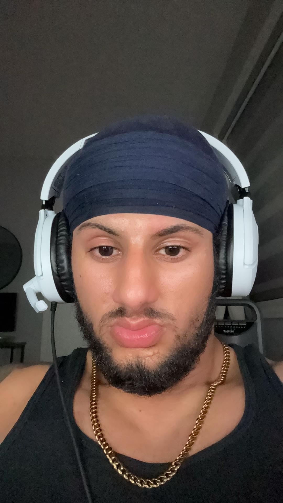 @Gs