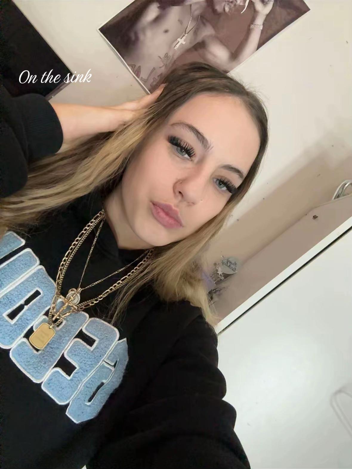 @🎭