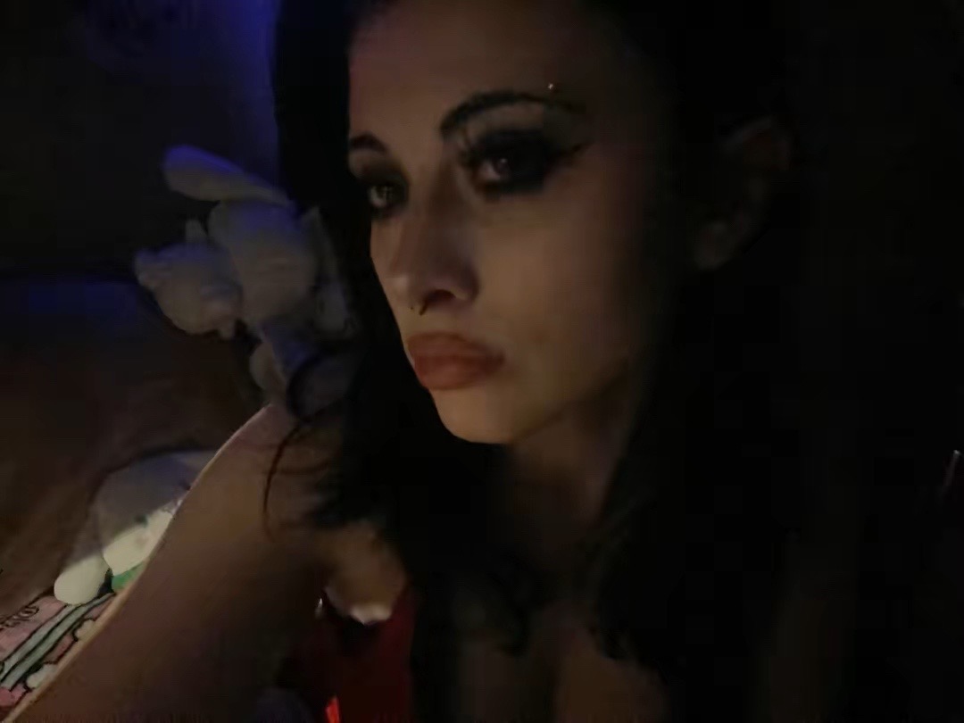 @v4mp_d0llrot4u