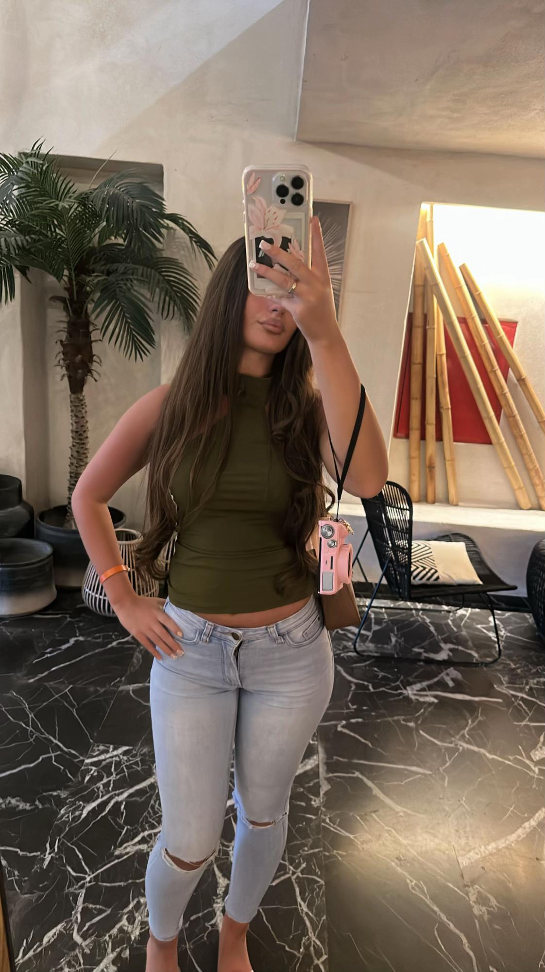 @Elissa