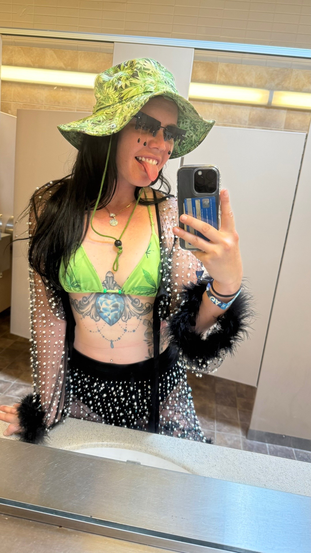 @Kawi_queen_