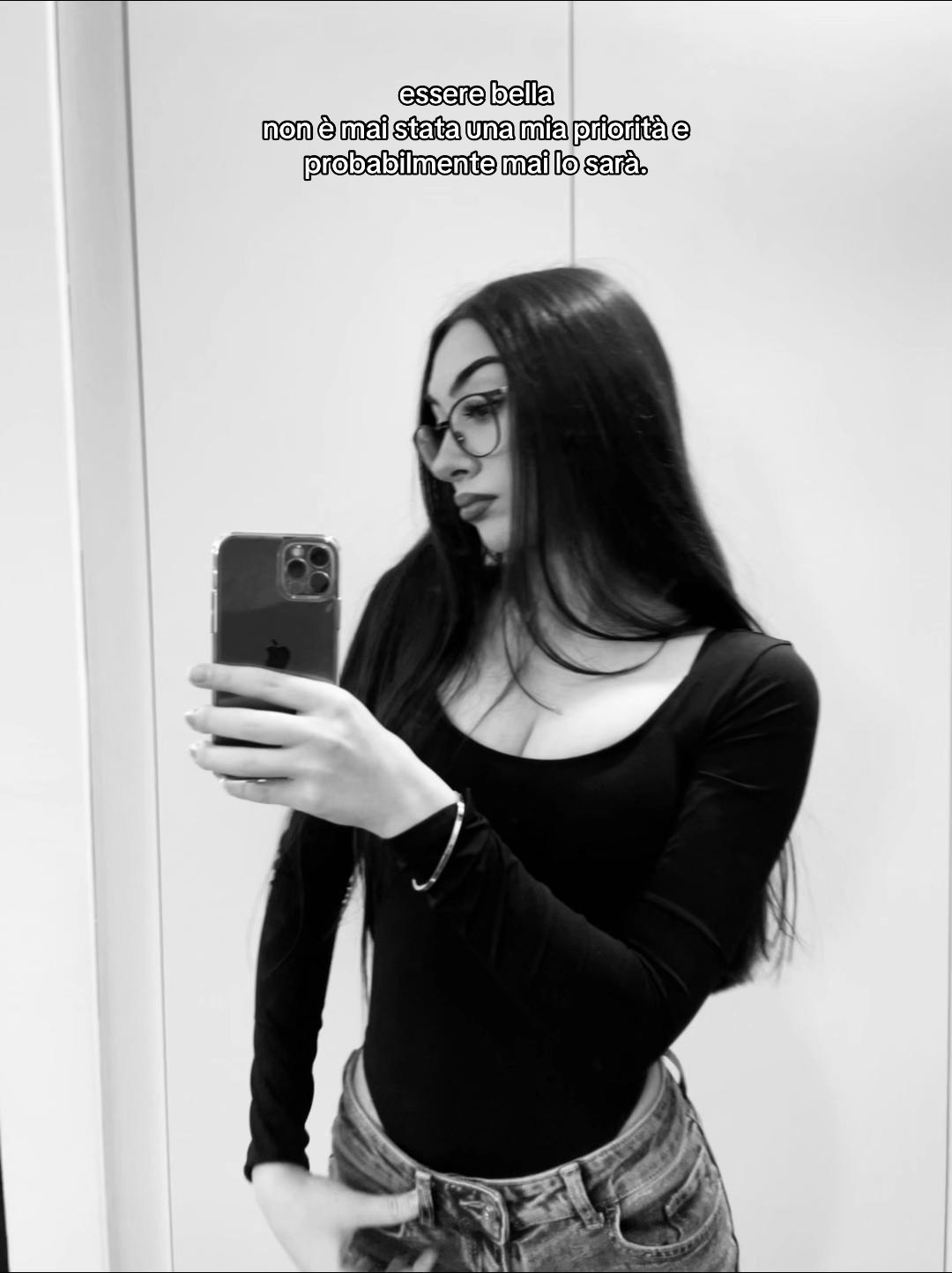 @𝟐𝟐