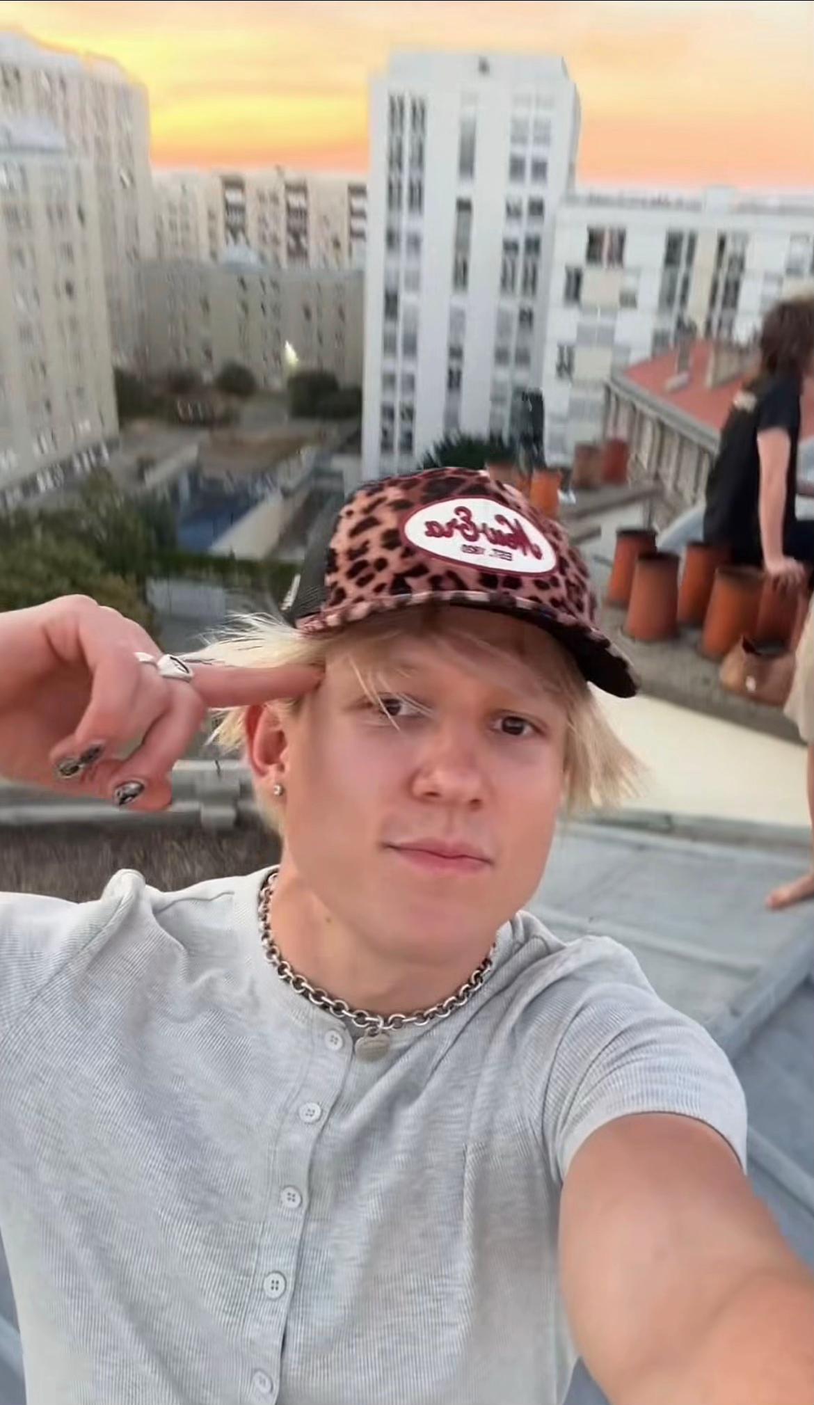 @Iven