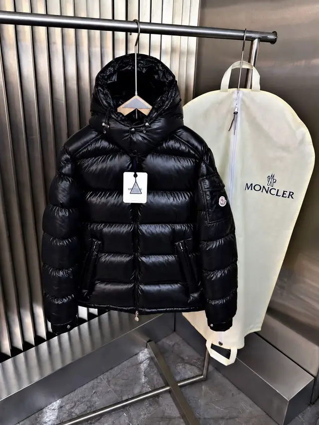 @Lucca Clothing®