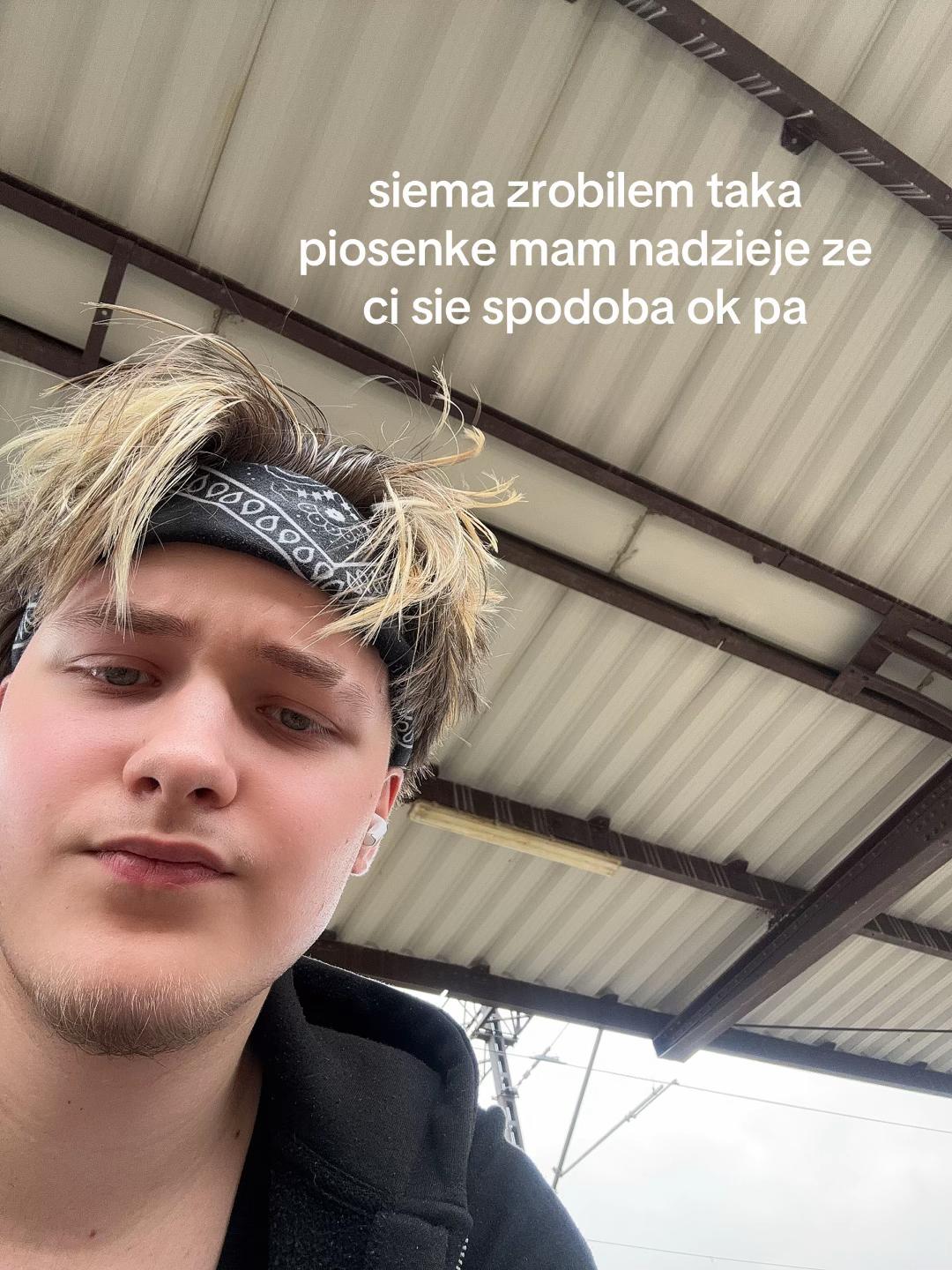 @redrosetroy