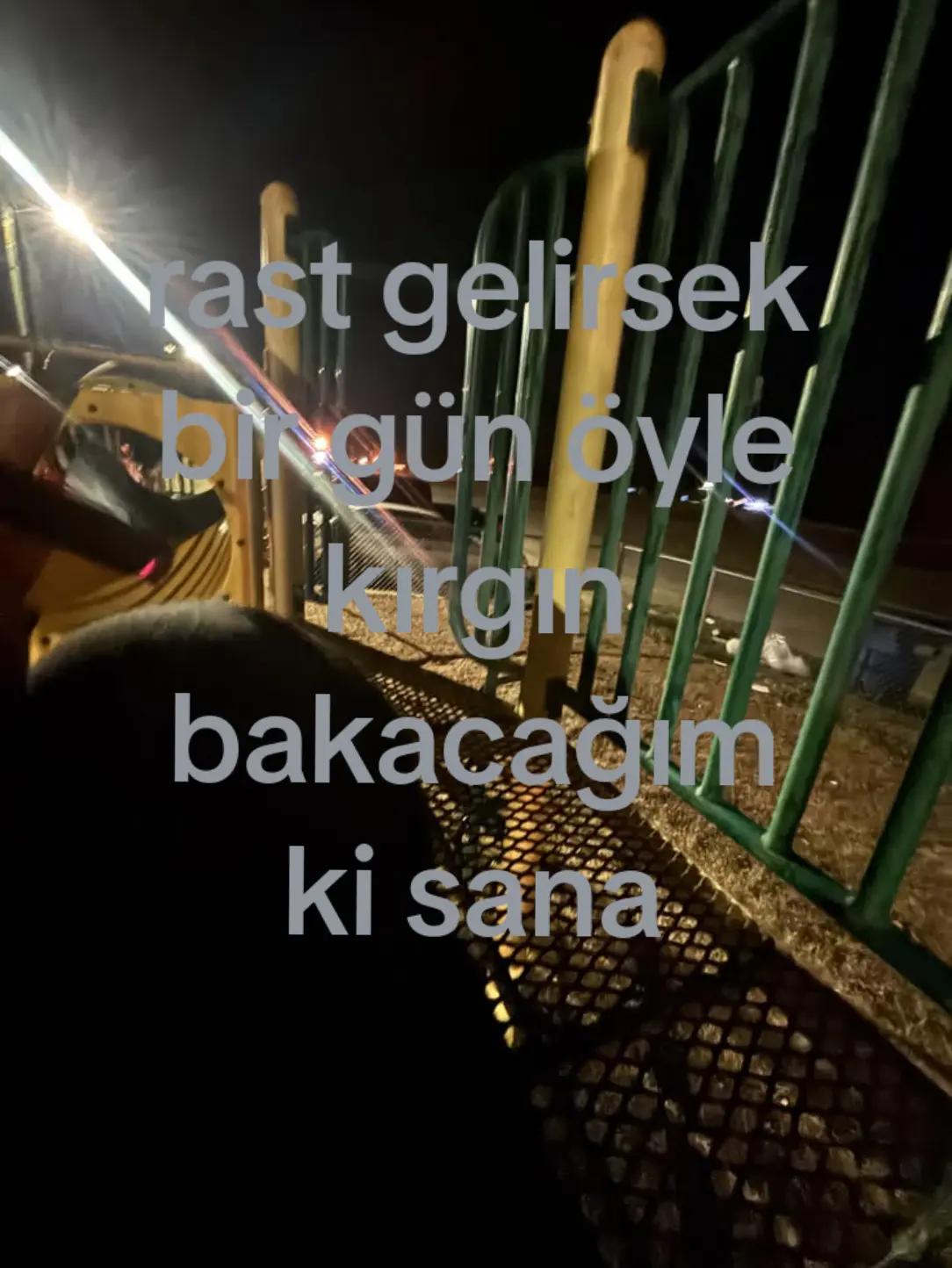 @꒰