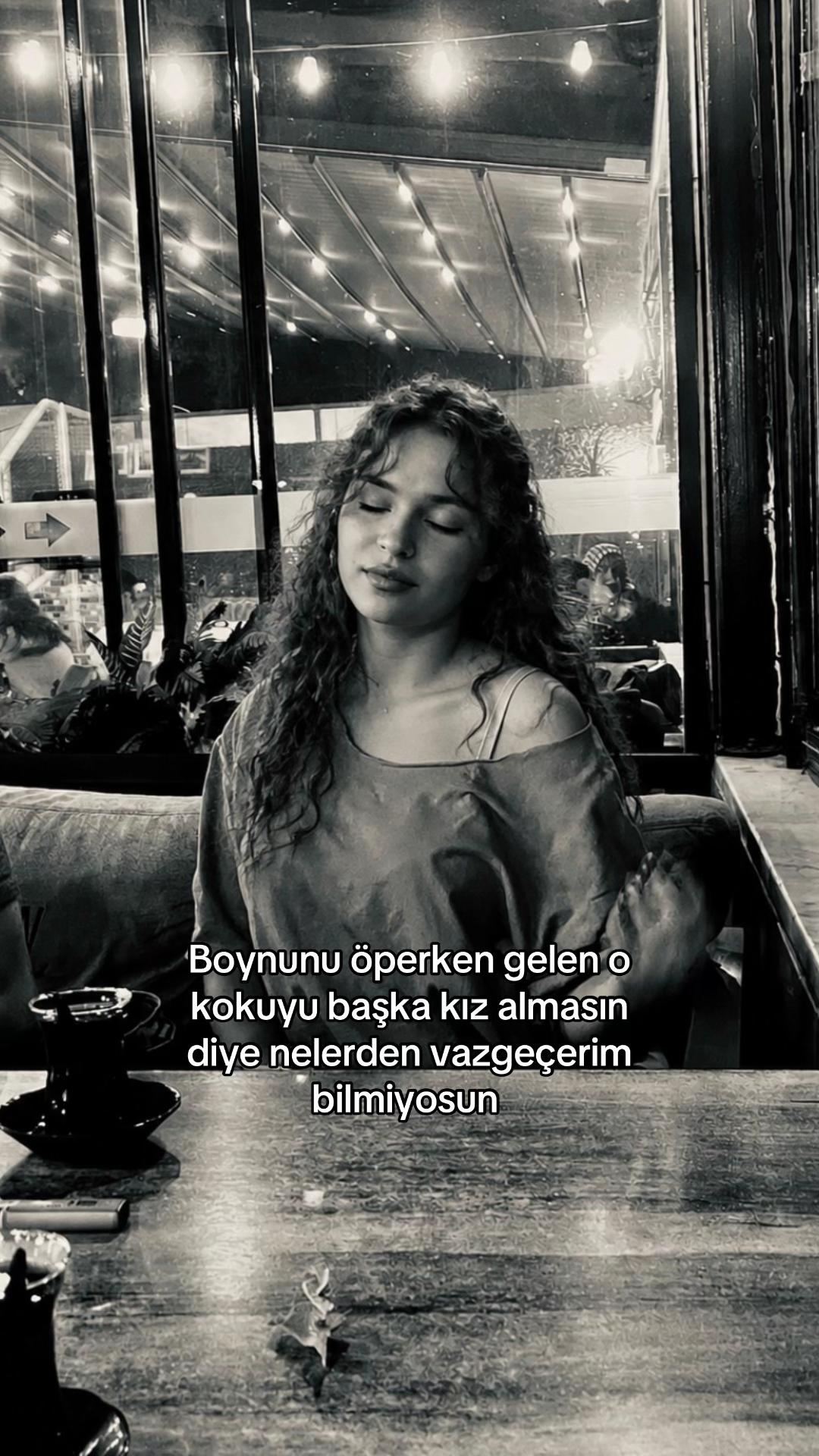 @𝒩𝒾𝒶