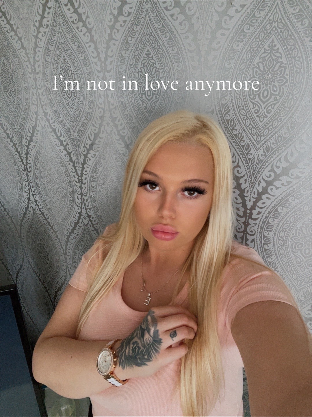 @Blondeyyxox