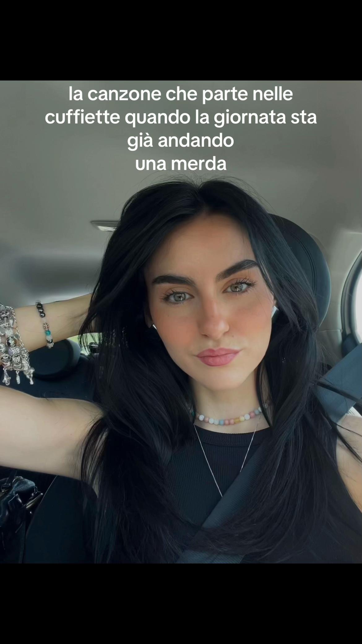 @velia