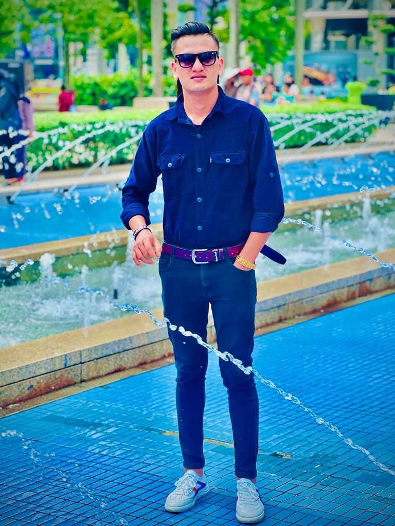 @Aniket singh😘