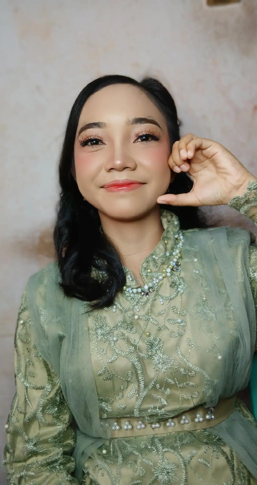 @makeupbymaulana