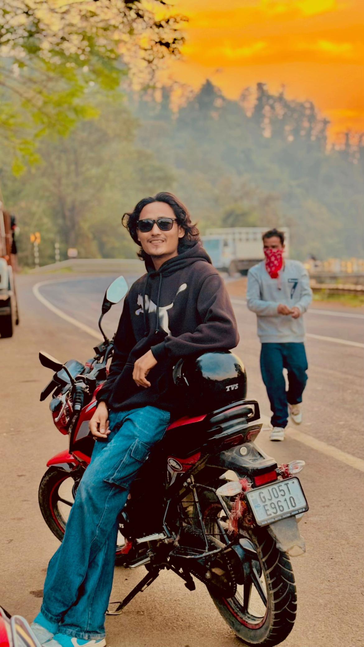 @️RoHiT 🧿💗