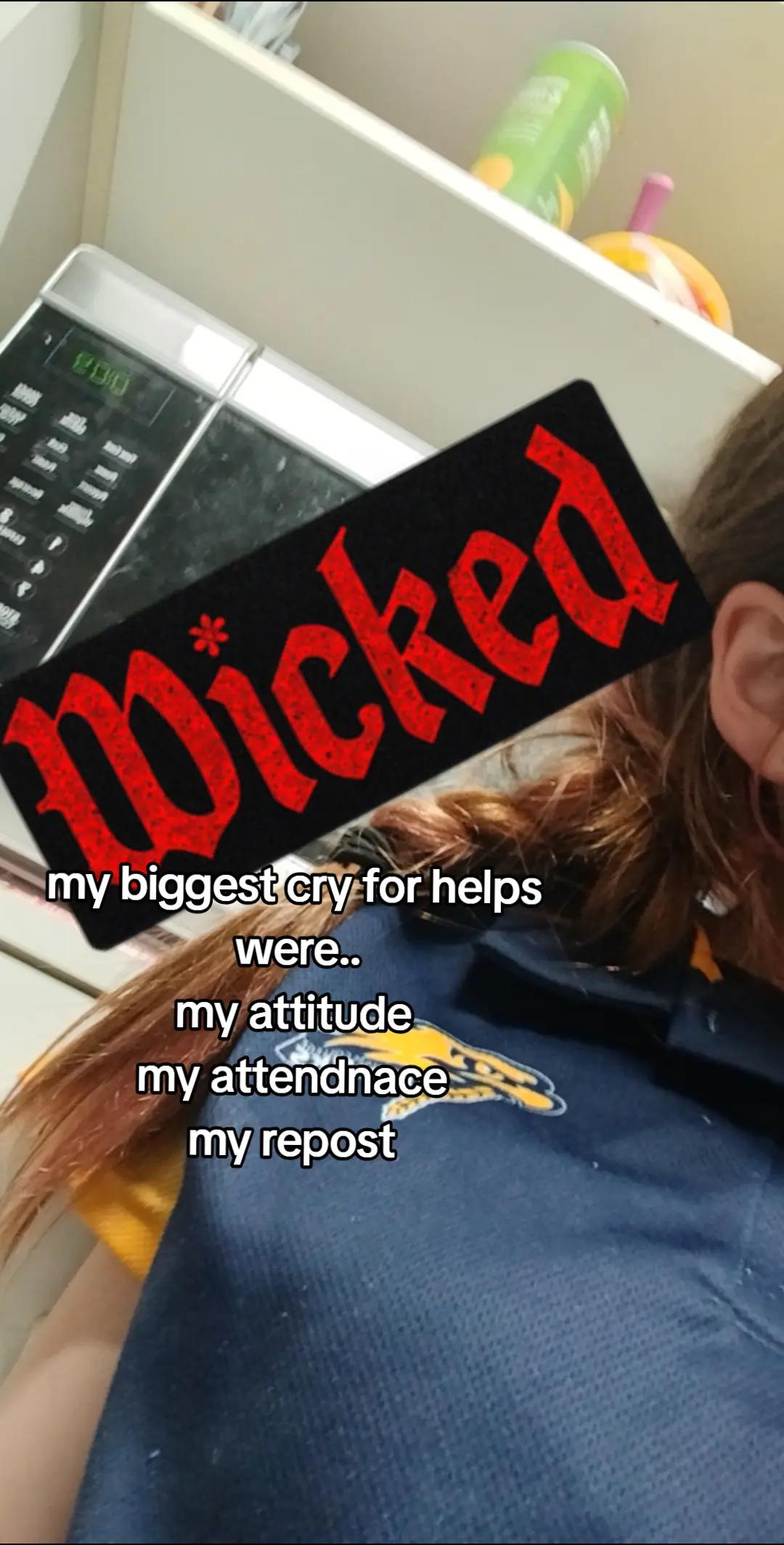 @Ellaa